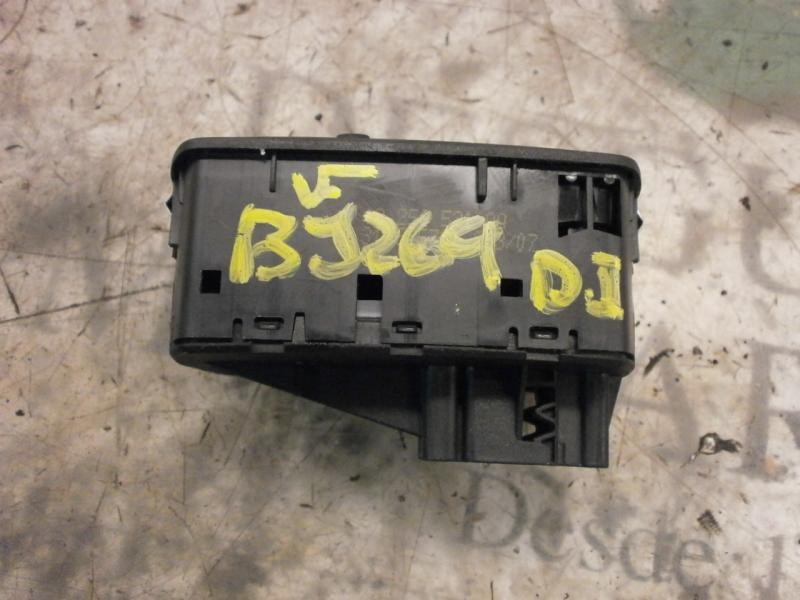 Recambio de mando elevalunas delantero izquierdo para opel corsa d enjoy referencia OEM IAM   