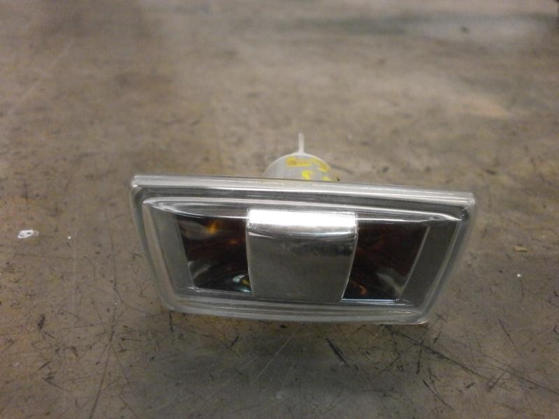 Recambio de piloto lateral derecho para opel corsa d enjoy referencia OEM IAM   