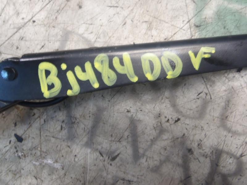 Recambio de brazo limpia delantero derecho para volkswagen golf v berlina (1k1) highline referencia OEM IAM 1K195541003C  