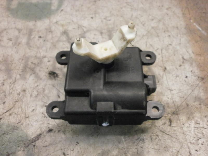 Recambio de motor apertura trampillas climatizador para nissan almera tino (v10m) visia referencia OEM IAM   