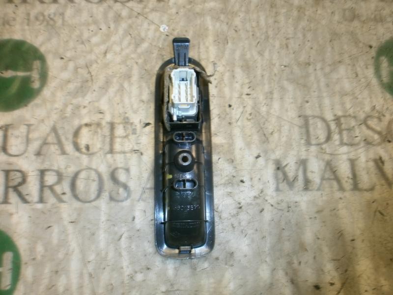 Recambio de mando elevalunas trasero derecho para renault scenic ii grand dynamique referencia OEM IAM   
