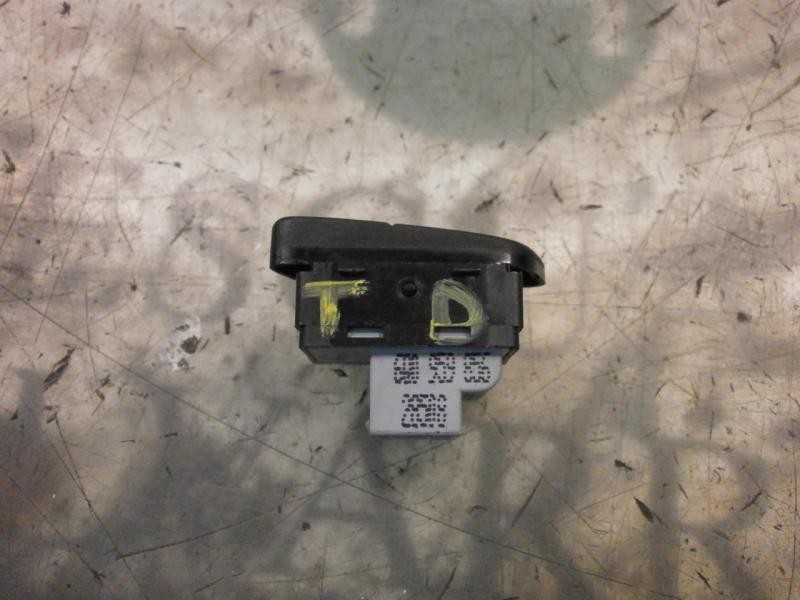 Recambio de mando elevalunas trasero derecho para volkswagen polo (9n3) highline referencia OEM IAM 6Q09598569B9  