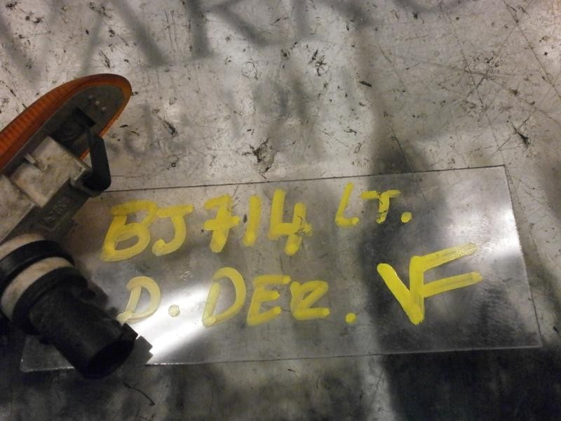 Recambio de piloto lateral derecho para bmw serie 3 berlina (e46) 320d referencia OEM IAM 63138370720  