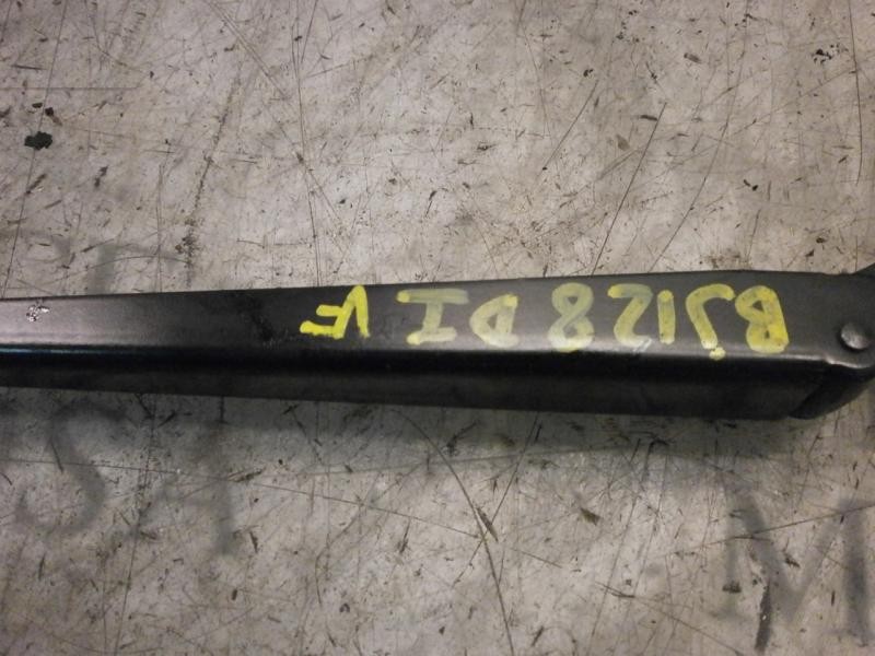 Recambio de brazo limpia delantero izquierdo para peugeot 407 confort referencia OEM IAM 6429X4  