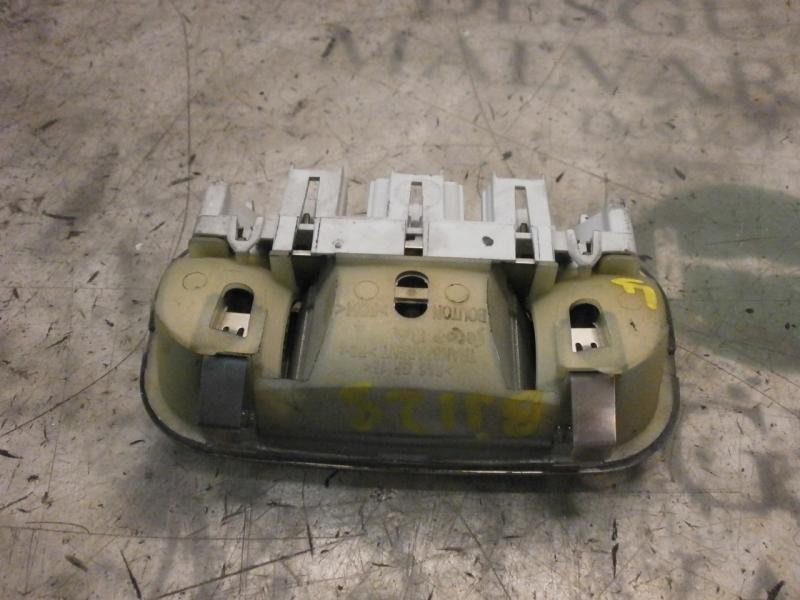 Recambio de piloto interior para peugeot 407 confort referencia OEM IAM 6362N3  