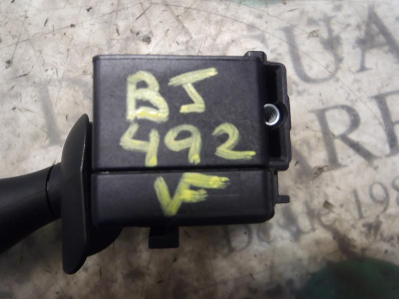 Recambio de mando limpia para ford fiesta berlina 1.8 diesel cat referencia OEM IAM   