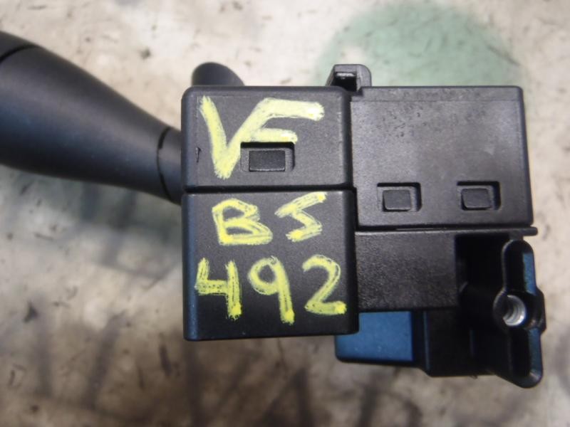 Recambio de mando intermitentes para ford fiesta berlina 1.8 diesel cat referencia OEM IAM   