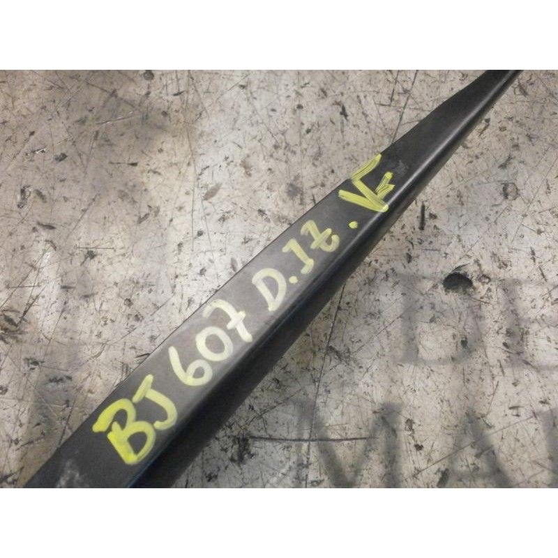 Recambio de brazo limpia delantero izquierdo para renault megane ii berlina 5p confort authentique referencia OEM IAM   