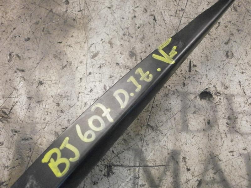 Recambio de brazo limpia delantero izquierdo para renault megane ii berlina 5p confort authentique referencia OEM IAM   