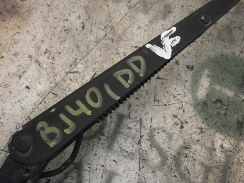 Recambio de brazo limpia delantero derecho para kia carnival td ls travel referencia OEM IAM 0K55367321  