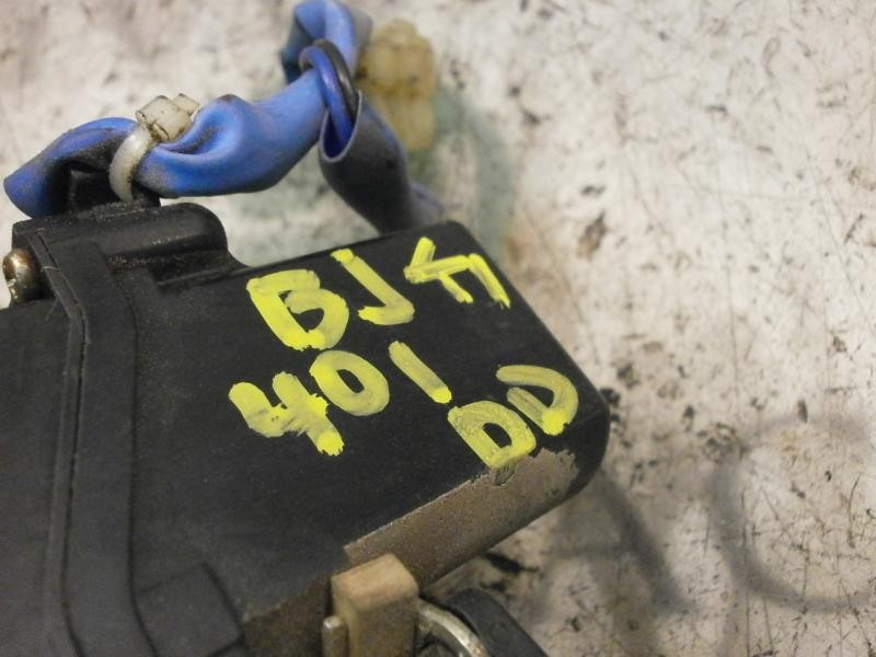 Recambio de cerradura puerta delantera derecha para kia carnival td ls travel referencia OEM IAM 0K55258310B  