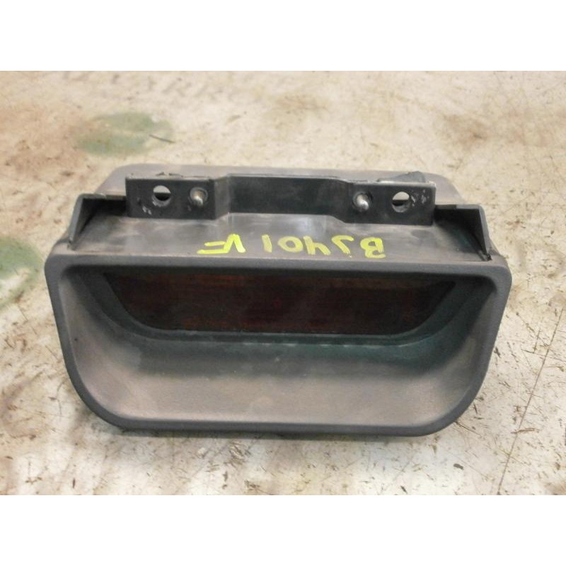 Recambio de piloto trasero central para kia carnival td ls travel referencia OEM IAM 0K56A51580B77  