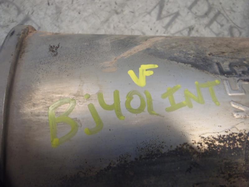 Recambio de tubo escape central para kia carnival td ls travel referencia OEM IAM 0K55A40300D  