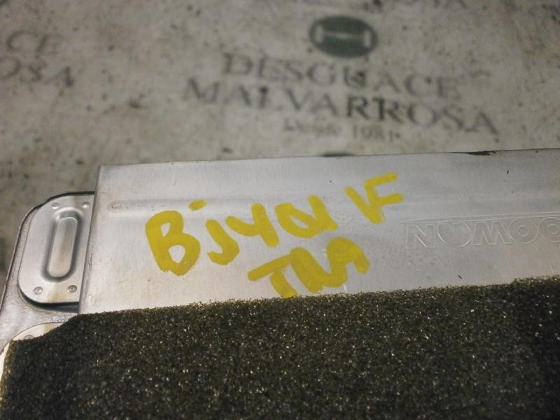 Recambio de evaporador aire acondicionado para kia carnival td ls travel referencia OEM IAM 0K55261R02A  