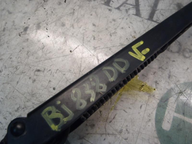 Recambio de brazo limpia delantero derecho para opel zafira b enjoy referencia OEM IAM   