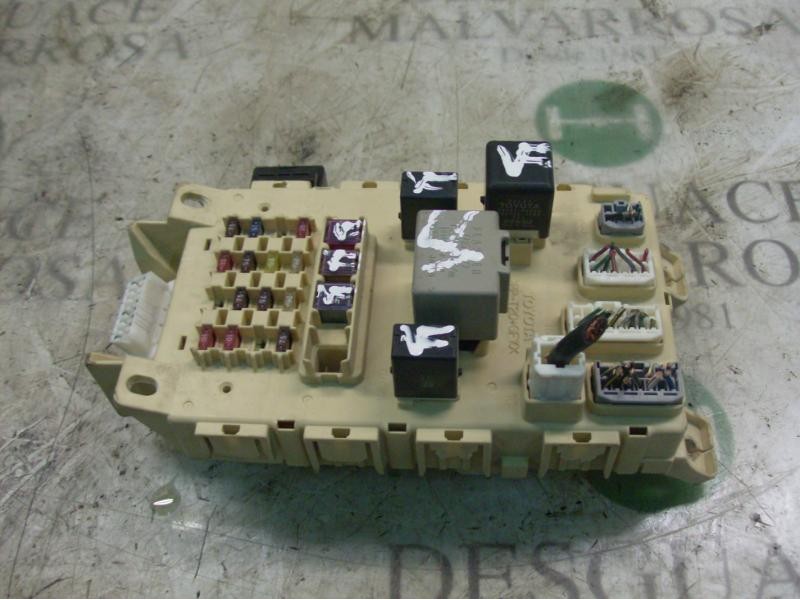 Recambio de caja reles / fusibles para toyota yaris (ncp1/nlp1/scp1) 1.3 linea luna referencia OEM IAM 8273252030  