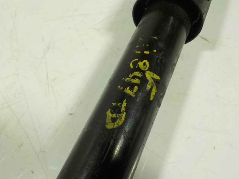 Recambio de amortiguador trasero derecho para hyundai getz (tb) 1.1 básico referencia OEM IAM 553101C200  