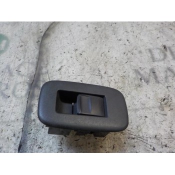 MANDO ELEVALUNAS TRASERO DERECHO 848100D030 