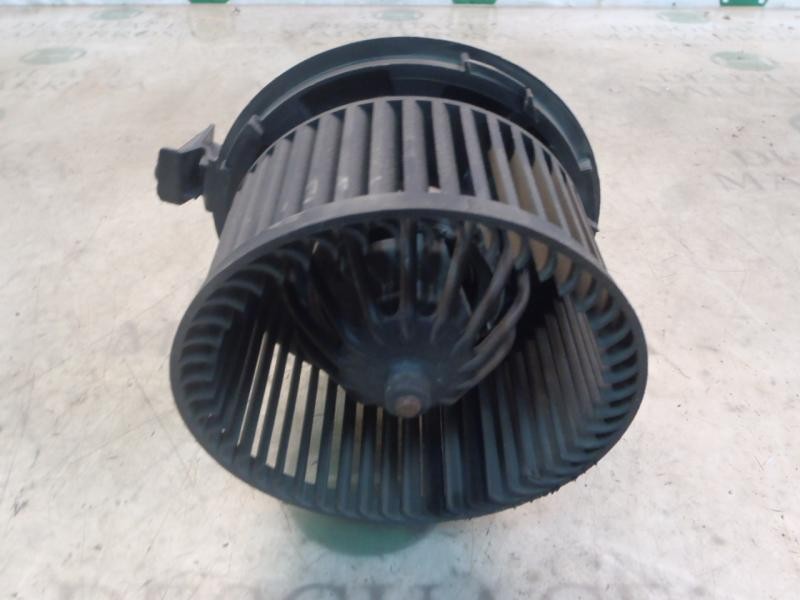 Recambio de motor calefaccion para dacia logan ambiance referencia OEM IAM 6001547487 GMVMGAX90 GMVMGAX90