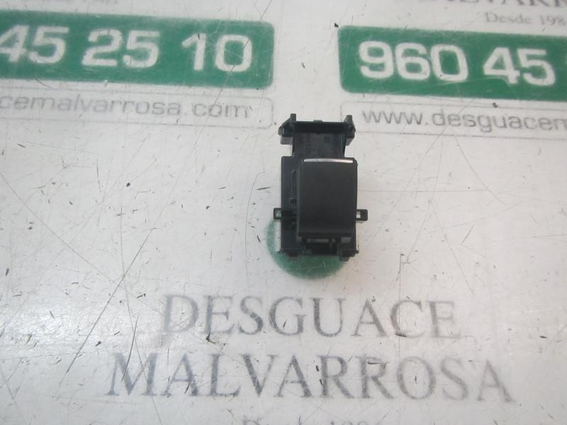 Recambio de mando elevalunas delantero derecho para toyota rav4 hybrid fwd referencia OEM IAM 8481012110  