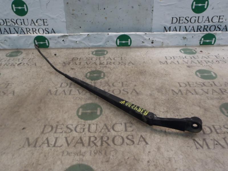 Recambio de brazo limpia delantero derecho para hyundai getz (tb) 1.1 básico referencia OEM IAM 983201C000  