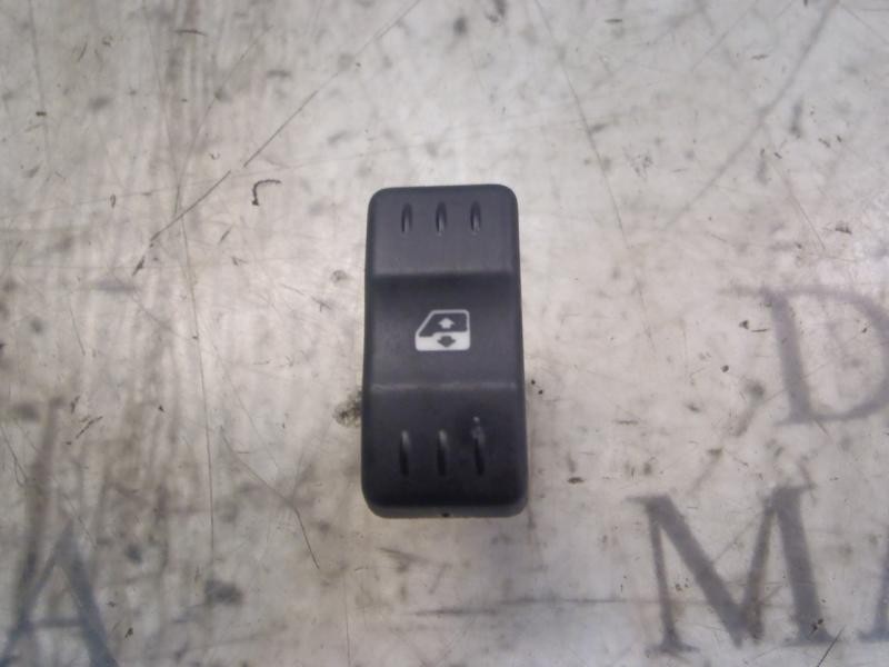 Recambio de mando elevalunas delantero derecho para dacia logan ambiance referencia OEM IAM 6001546816  