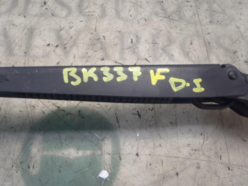 Recambio de brazo limpia delantero izquierdo para citroën c2 vts referencia OEM IAM   