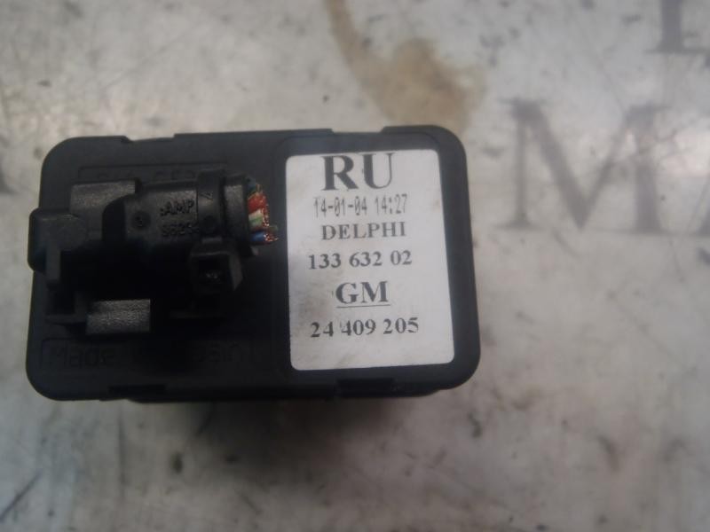 Recambio de mando elevalunas delantero izquierdo para opel meriva cosmo referencia OEM IAM   