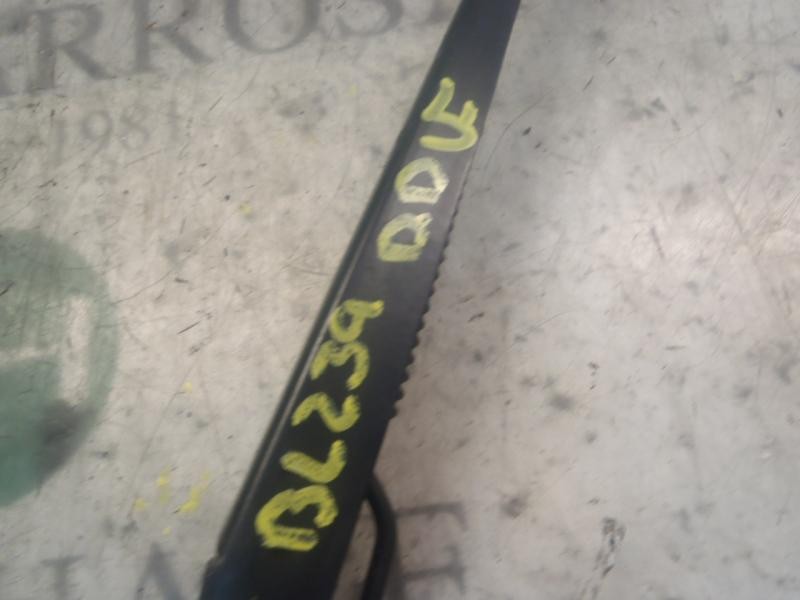 Recambio de brazo limpia delantero derecho para opel meriva cosmo referencia OEM IAM   