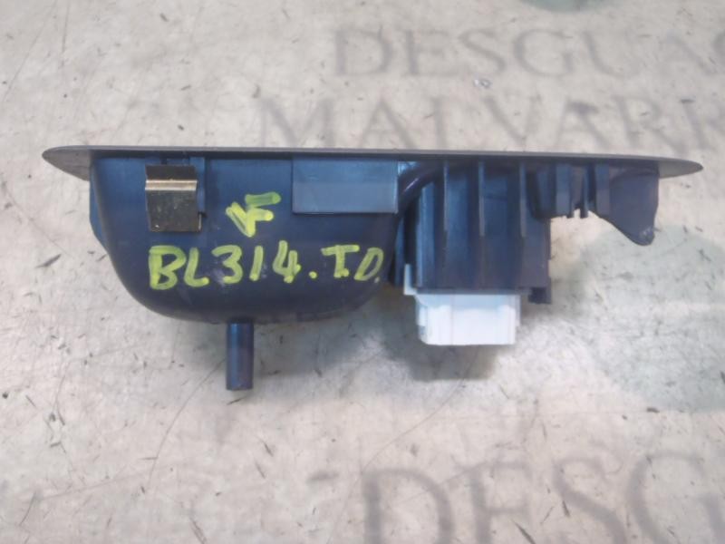 Recambio de mando elevalunas trasero derecho para renault laguna ii grandtour (kg0) dynamique luxe referencia OEM IAM   