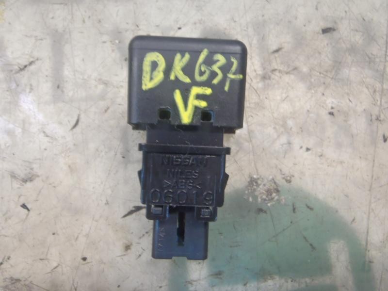 Recambio de warning para nissan micra (k12e) acenta referencia OEM IAM   