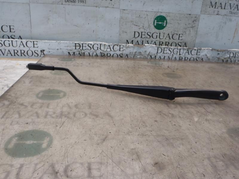 Recambio de brazo limpia delantero izquierdo para fiat linea (110) emotion referencia OEM IAM 51701422  