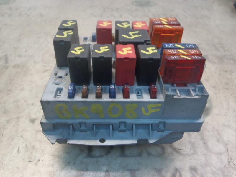 Recambio de caja reles / fusibles para alfa romeo 147 (190) 1.9 jtd 16v 150 distinctive referencia OEM IAM   
