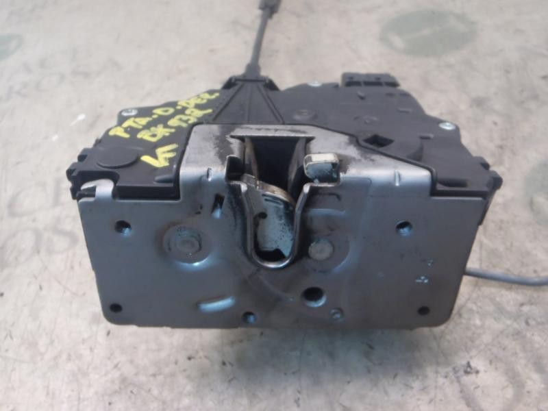 Recambio de cerradura puerta delantera derecha para opel corsa d cosmo referencia OEM IAM   