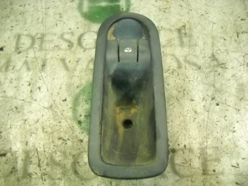 Recambio de mando elevalunas trasero derecho para renault megane ii berlina 5p confort dynamique referencia OEM IAM   