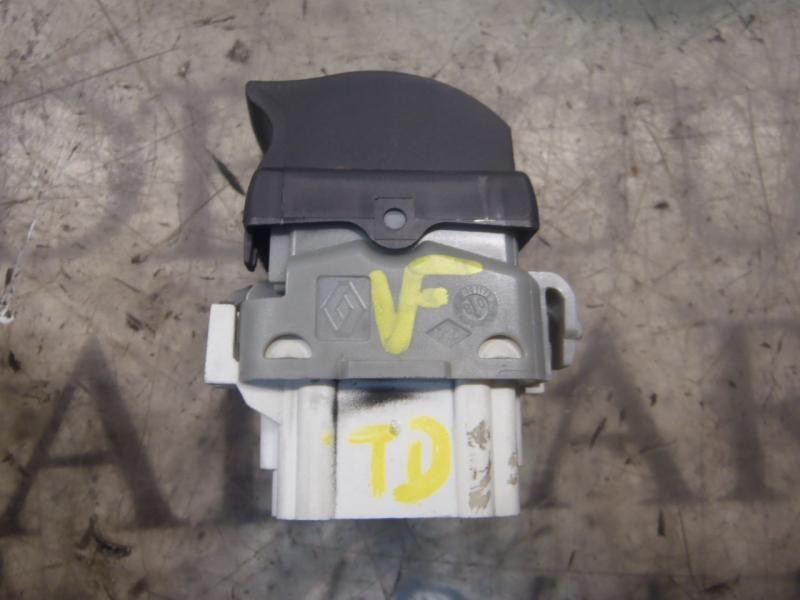 Recambio de mando elevalunas trasero derecho para renault megane ii berlina 5p confort dynamique referencia OEM IAM   