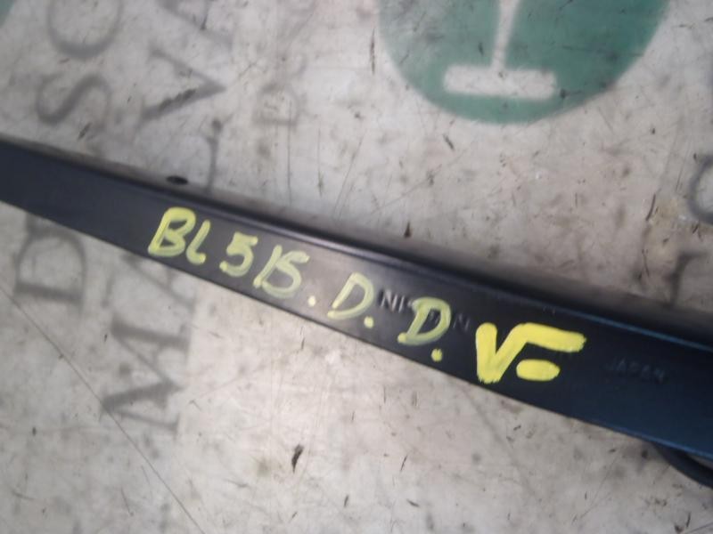 Recambio de brazo limpia delantero derecho para nissan x-trail (t30) titanium referencia OEM IAM 288868H900  