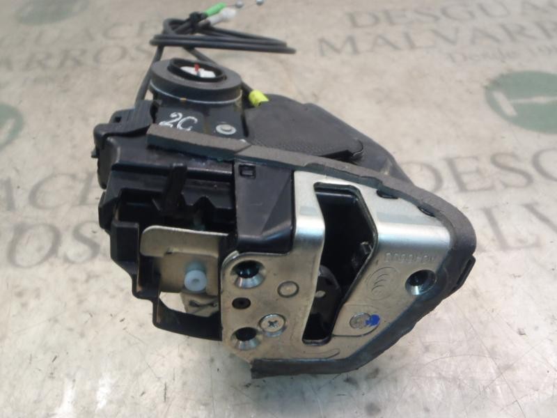 Recambio de cerradura puerta trasera derecha para toyota auris luna referencia OEM IAM   