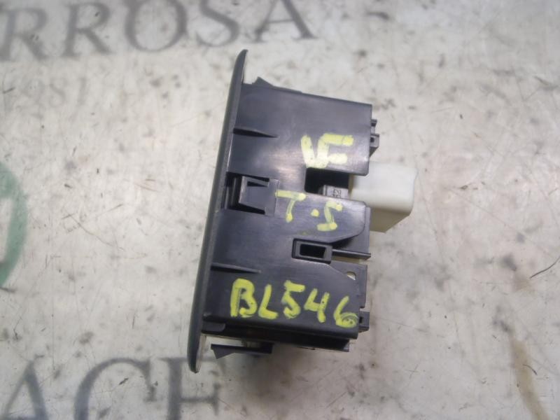 Recambio de mando elevalunas trasero izquierdo para toyota auris luna referencia OEM IAM   