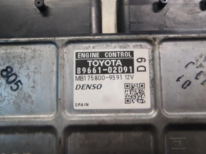 Recambio de centralita motor uce para toyota auris luna referencia OEM IAM   