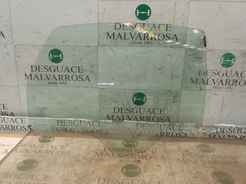 Recambio de cristal puerta trasero derecho para fiat linea (110) emotion referencia OEM IAM 51754189  