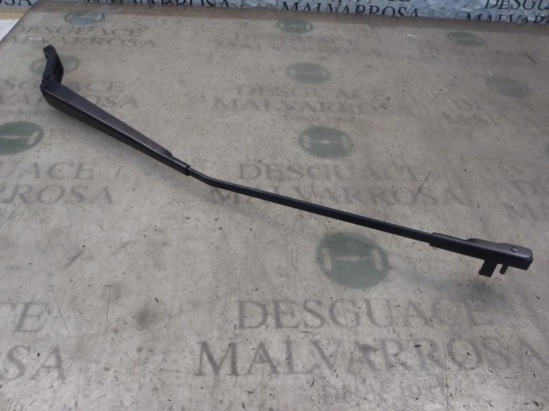 Recambio de brazo limpia delantero derecho para peugeot 407 sport referencia OEM IAM   
