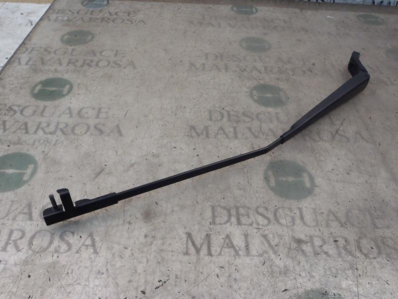 Recambio de brazo limpia delantero izquierdo para peugeot 407 sport referencia OEM IAM   