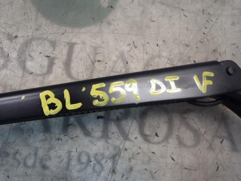 Recambio de brazo limpia delantero izquierdo para peugeot 407 sport referencia OEM IAM   
