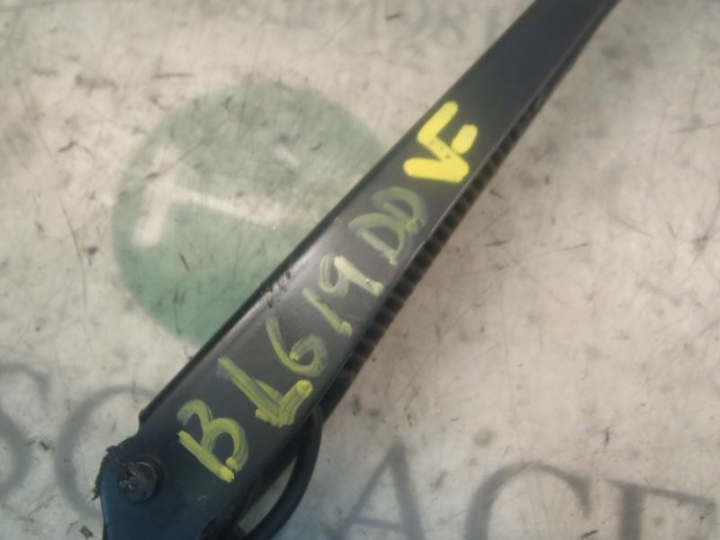 Recambio de brazo limpia delantero derecho para peugeot 308 confort referencia OEM IAM 6429EN  