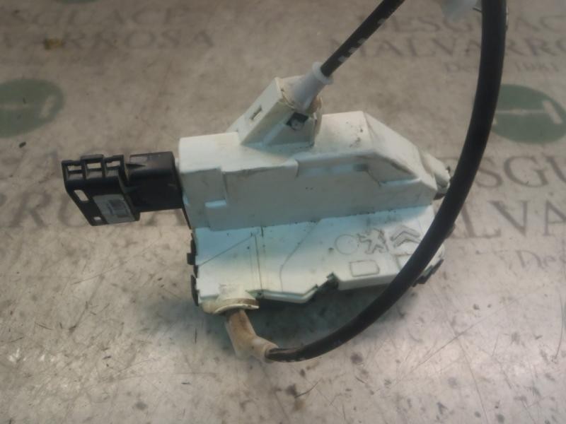 Recambio de cerradura puerta trasera izquierda para peugeot 308 confort referencia OEM IAM 9800617380  