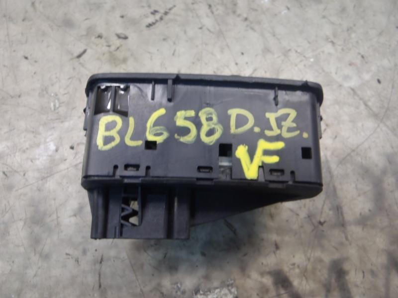 Recambio de mando elevalunas delantero izquierdo para opel corsa d enjoy referencia OEM IAM   