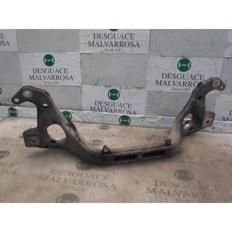 Recambio de travesaño inferior para volkswagen touareg (7la) 2.5 tdi referencia OEM IAM 7L6199207  