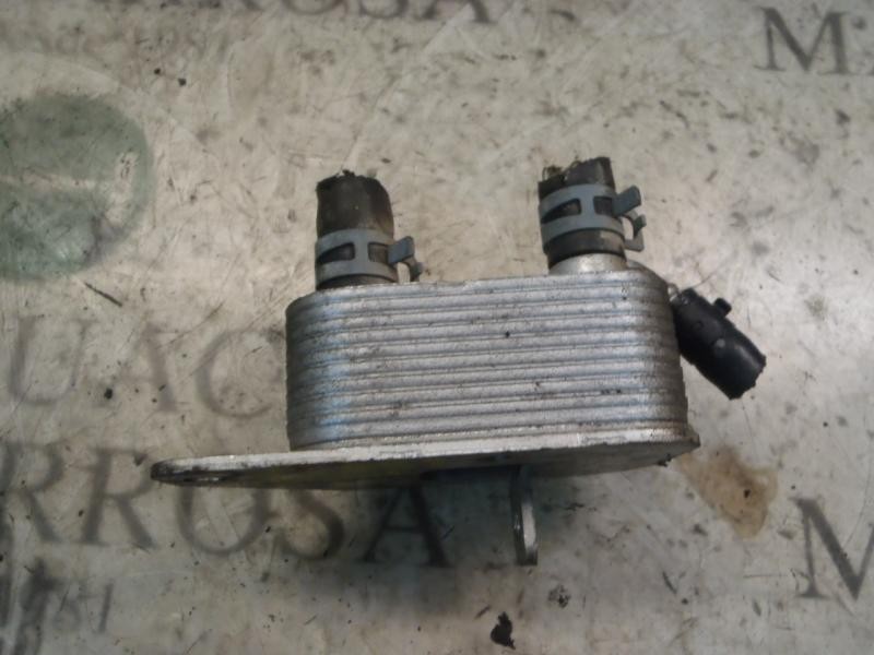 Recambio de enfriador aceite motor para volkswagen touareg (7la) 2.5 tdi referencia OEM IAM 070117021D  