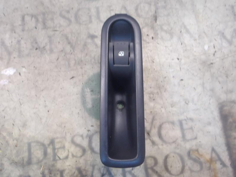 Recambio de mando elevalunas trasero derecho para renault scenic ii dynamique referencia OEM IAM   